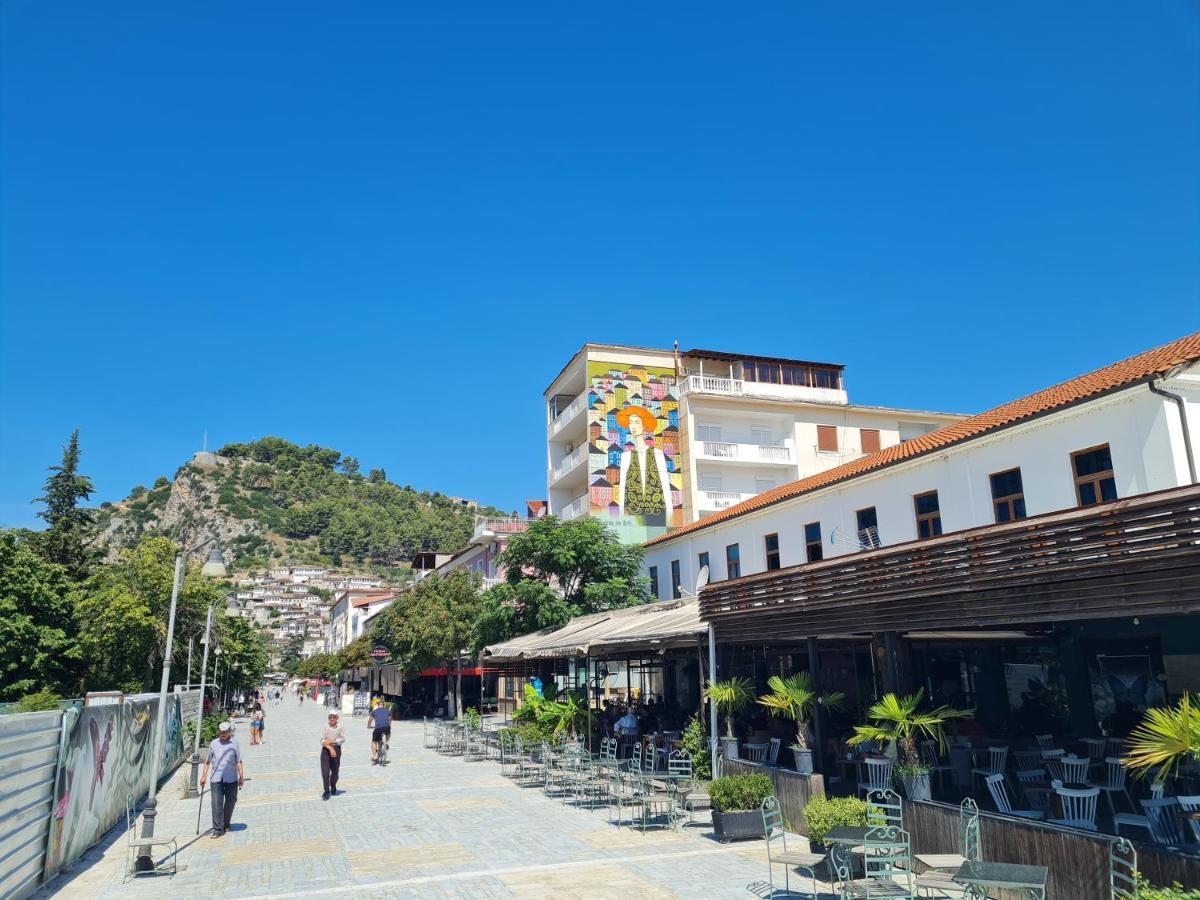 Daniel City Center Apartment Berat Exteriér fotografie